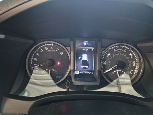 Used 2019 Toyota Tacoma TRD Sport AWD/4WD image 13