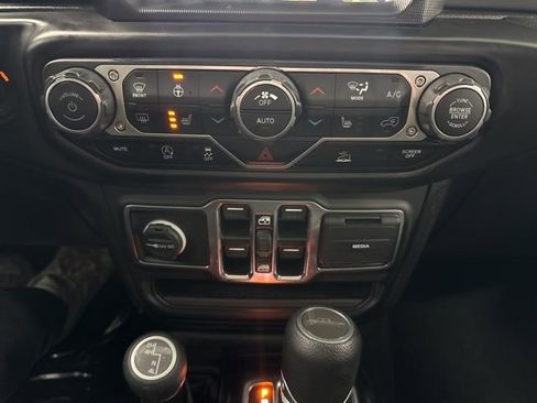 Used 2021 Jeep Gladiator Willys image 42