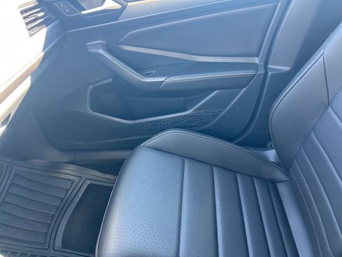 Used 2024 Volkswagen Jetta SE image 13