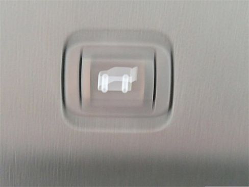 Used 2021 Chevrolet Tahoe Z71 w/ Luxury Package image 13