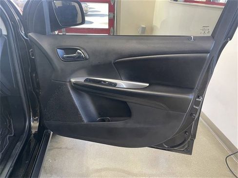 Used 2014 Dodge Journey SXT w/ Quick Order Package 22C image 20