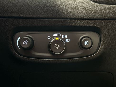 Used 2023 Buick Encore GX Essence w/ Experience Buick Package image 36