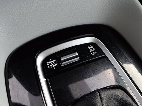 Used 2025 Toyota Corolla SE w/ Convenience Package image 23