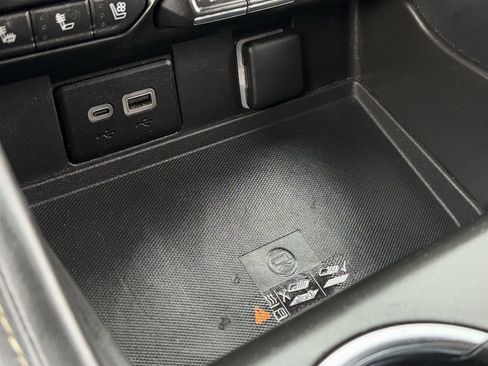 Used 2023 GMC Yukon SLT image 23