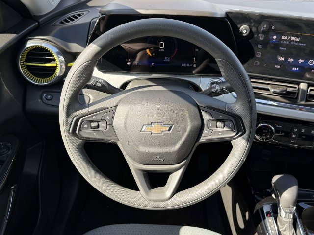 Used 2026 Chevrolet Trax LT FWD image 15