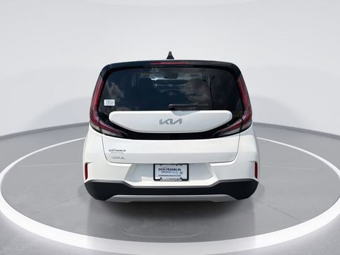 Used 2025 Kia Soul LX w/ LX Technology Package FWD image 7