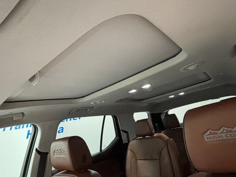 Used 2018 Chevrolet Traverse High Country AWD/4WD image 16
