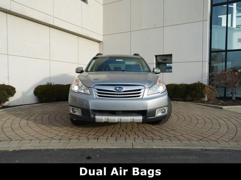 Used 2011 Subaru Outback 2.5i Limited image 15