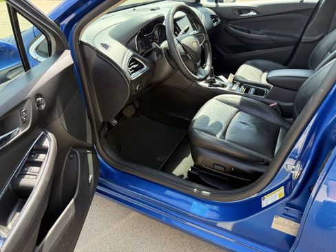 Used 2017 Chevrolet Cruze Premier FWD image 5