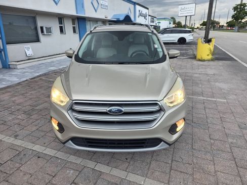 Used 2017 Ford Escape Titanium FWD image 3