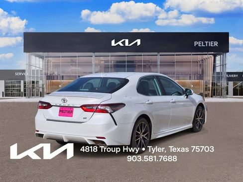 Used 2022 Toyota Camry SE w/ Convenience Package FWD image 6