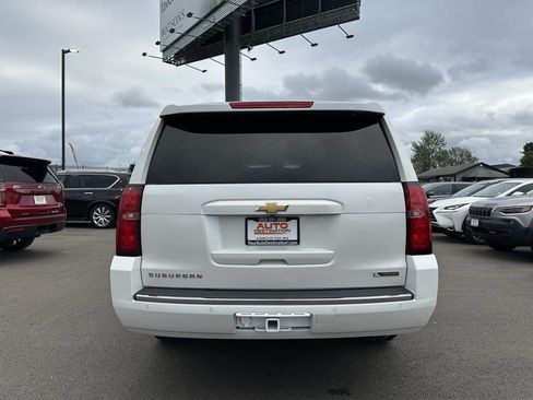 Used 2018 Chevrolet Suburban Premier AWD/4WD image 7