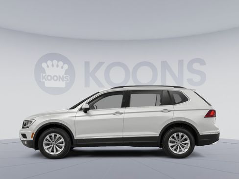 Used 2020 Volkswagen Tiguan SE R-Line w/ 3rd Row Seat Package image 4