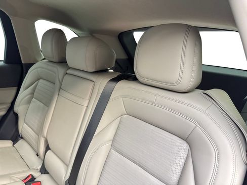 Used 2025 Lincoln Nautilus Reserve AWD/4WD image 34