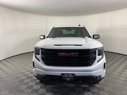 Used 2025 GMC Sierra 1500 Elevation image 4