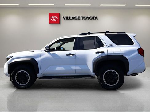 Certified 2025 Toyota 4Runner TRD Off-Road image 2