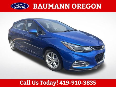 Used 2018 Chevrolet Cruze LT FWD image 1