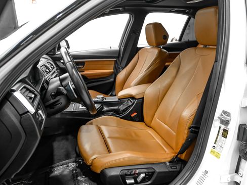Used 2017 BMW 340i Sedan RWD image 32