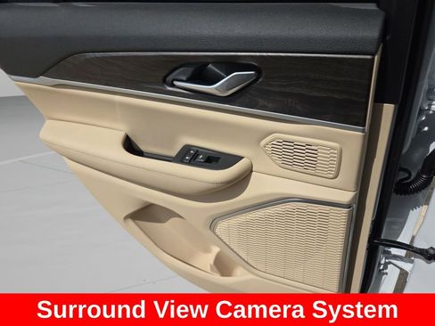 New 2026 Jeep Grand Cherokee Limited w/ Luxury Tech Group II RWD image 17