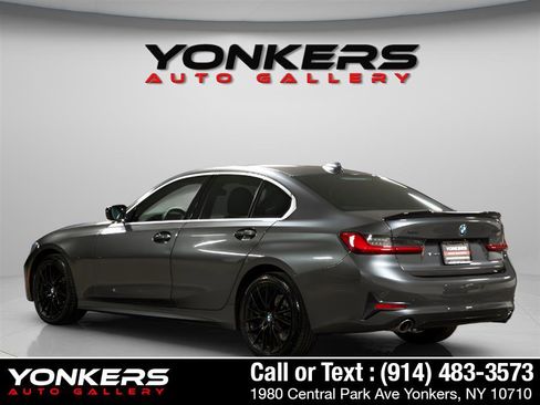 Used 2020 BMW 330i xDrive Sedan w/ Driving Assistance Package image 4