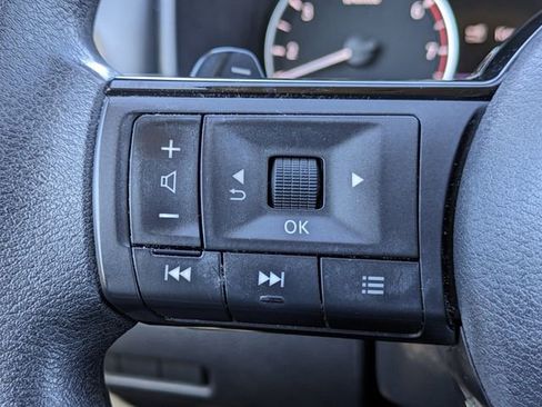 Used 2023 Nissan Rogue SV image 26