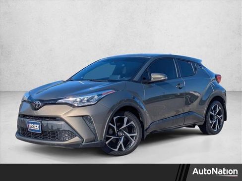 Used 2021 Toyota C-HR XLE image 1