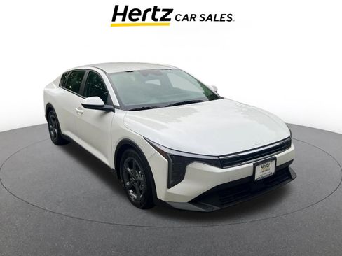 Used 2025 Kia K4 LXS FWD image 1