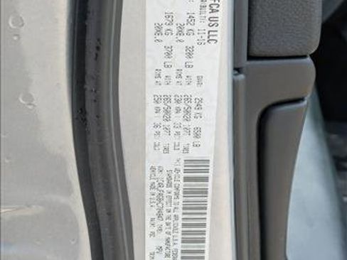 Used 2017 Jeep Grand Cherokee Altitude AWD/4WD image 16