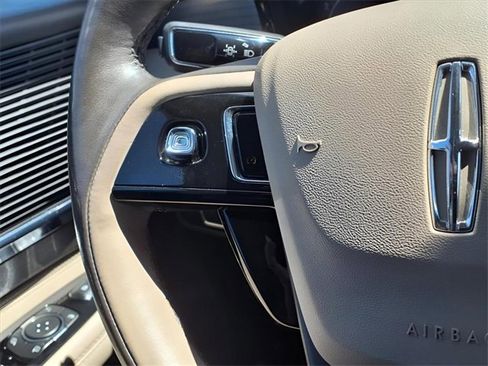 Used 2021 Lincoln Corsair AWD w/ Premium Package image 29