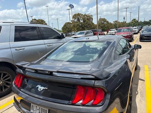 Used 2018 Ford Mustang Premium w/ Ecoboost Performance Package RWD image 9