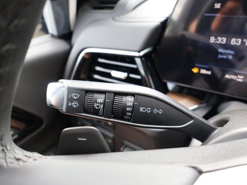 New 2026 Chevrolet Suburban High Country AWD/4WD image 17