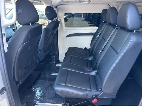 Used 2016 Mercedes-Benz Metris Passenger image 10