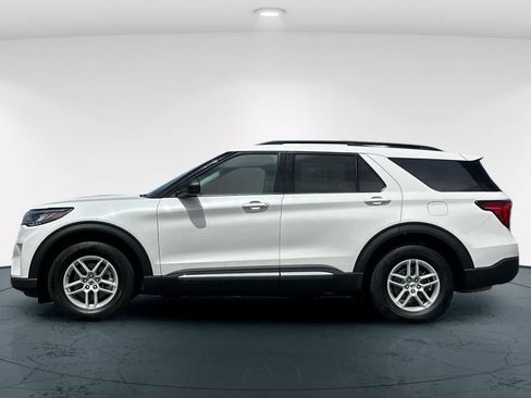 Used 2025 Ford Explorer Active AWD/4WD image 9