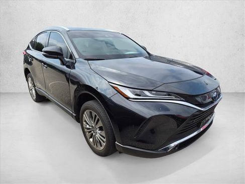 Used 2023 Toyota Venza XLE AWD/4WD image 3