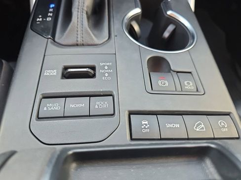 Used 2022 Toyota Highlander XLE image 29