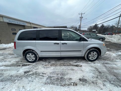 Used 2008 Dodge Grand Caravan SE w/ Entertainment Group 1 image 4