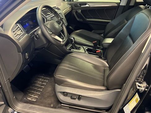 Used 2022 Volkswagen Tiguan SE image 7