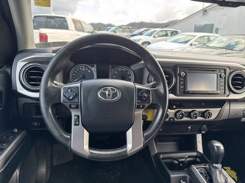 Used 2017 Toyota Tacoma SR5 image 13