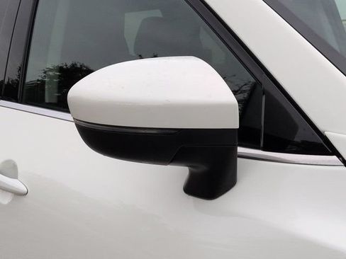 Used 2025 Nissan Pathfinder SV FWD image 12
