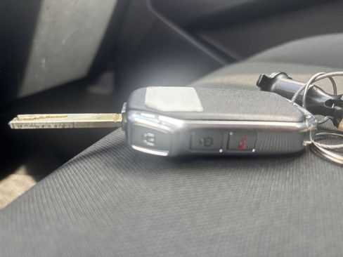 Used 2025 Kia Sportage LX image 18