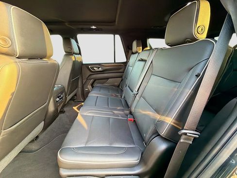 Used 2021 Chevrolet Tahoe Premier w/ Premium Package image 21