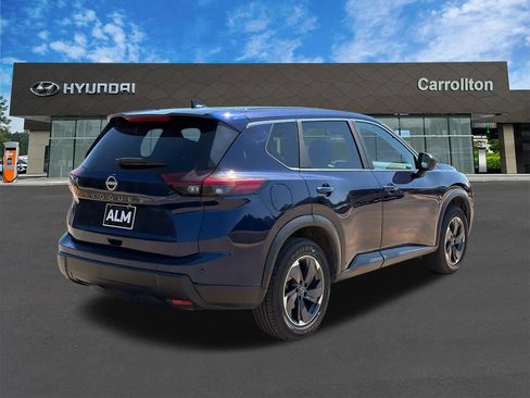 Used 2025 Nissan Rogue SV FWD image 5