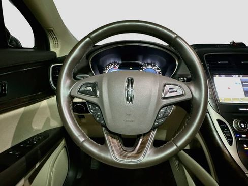 Used 2016 Lincoln MKX Reserve w/ Climate Package AWD/4WD image 10