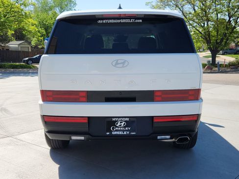 Used 2025 Hyundai Santa Fe SE AWD/4WD image 4