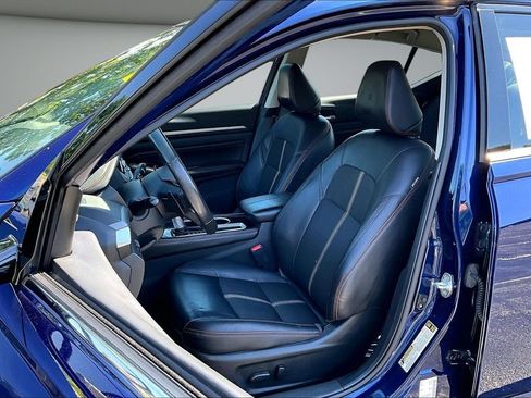 Used 2023 Nissan Altima 2.5 SR FWD image 21