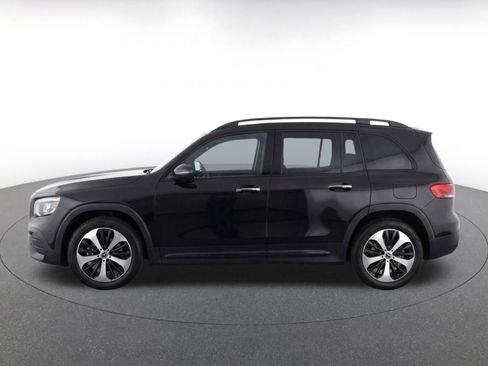 Used 2025 Mercedes-Benz GLB 250 4MATIC image 4