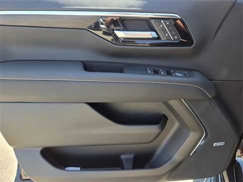 New 2025 Chevrolet Suburban Premier image 10