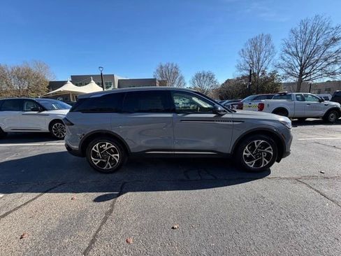 New 2026 Lincoln Nautilus Premier image 7