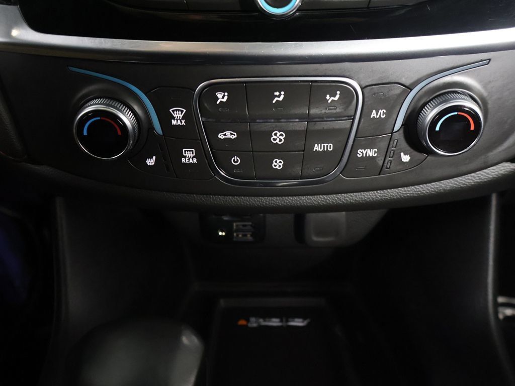 Used 2023 Chevrolet Traverse RS AWD/4WD image 55