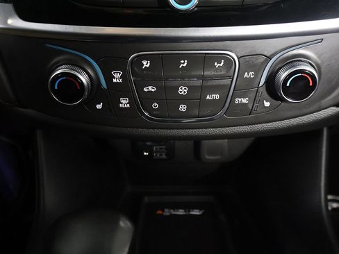 Used 2023 Chevrolet Traverse RS AWD/4WD image 55